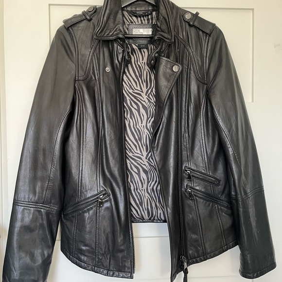 Mackage Fitted Black Leather Moto Jacket - size M - Picture 1 of 12